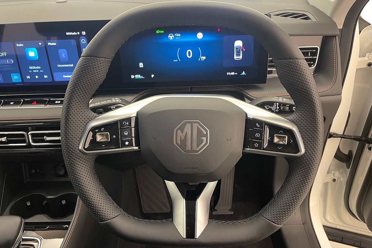 2025 MG HS Vibe AS33