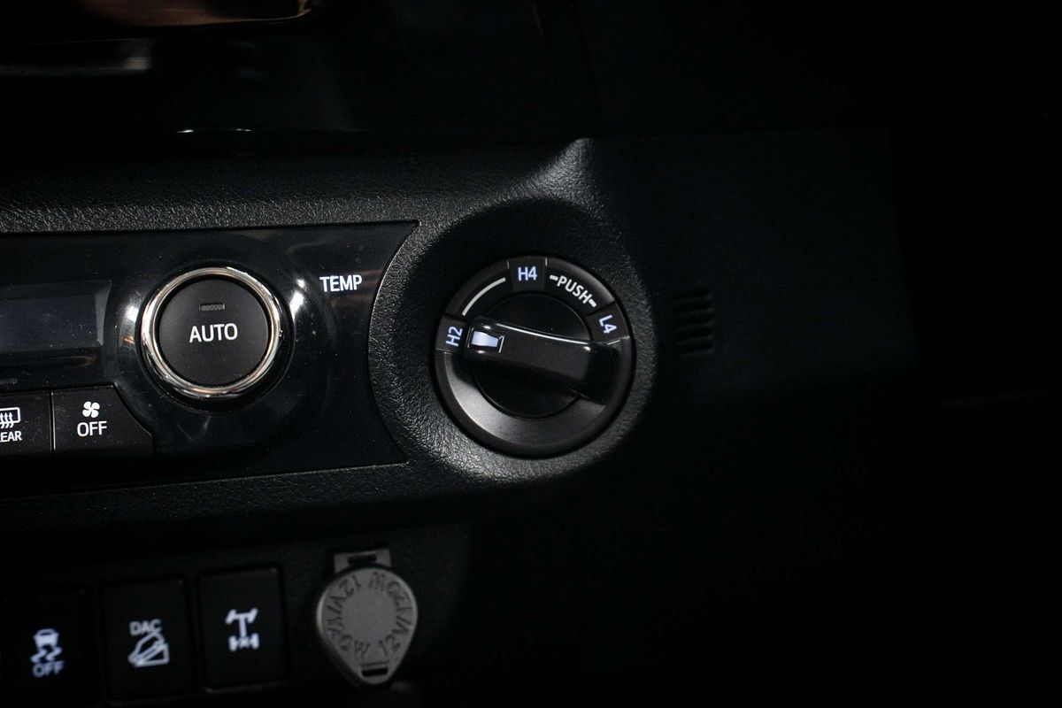 2016 Toyota Hilux SR5 GUN126R 4X4