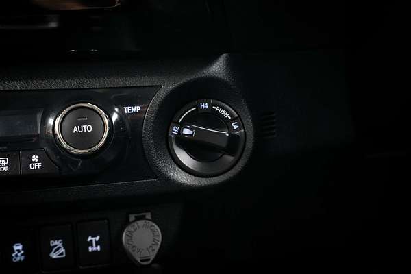 2016 Toyota Hilux SR5 GUN126R 4X4