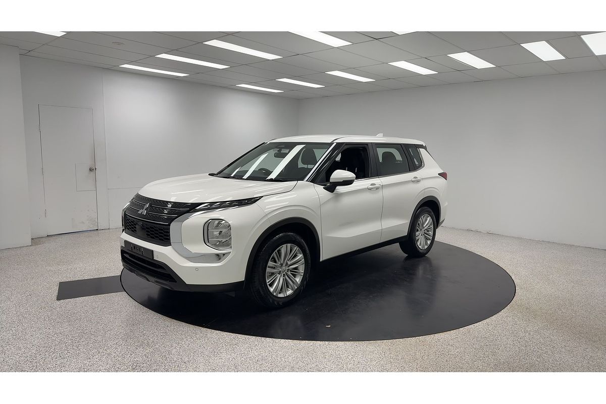 2023 Mitsubishi Outlander ES ZM