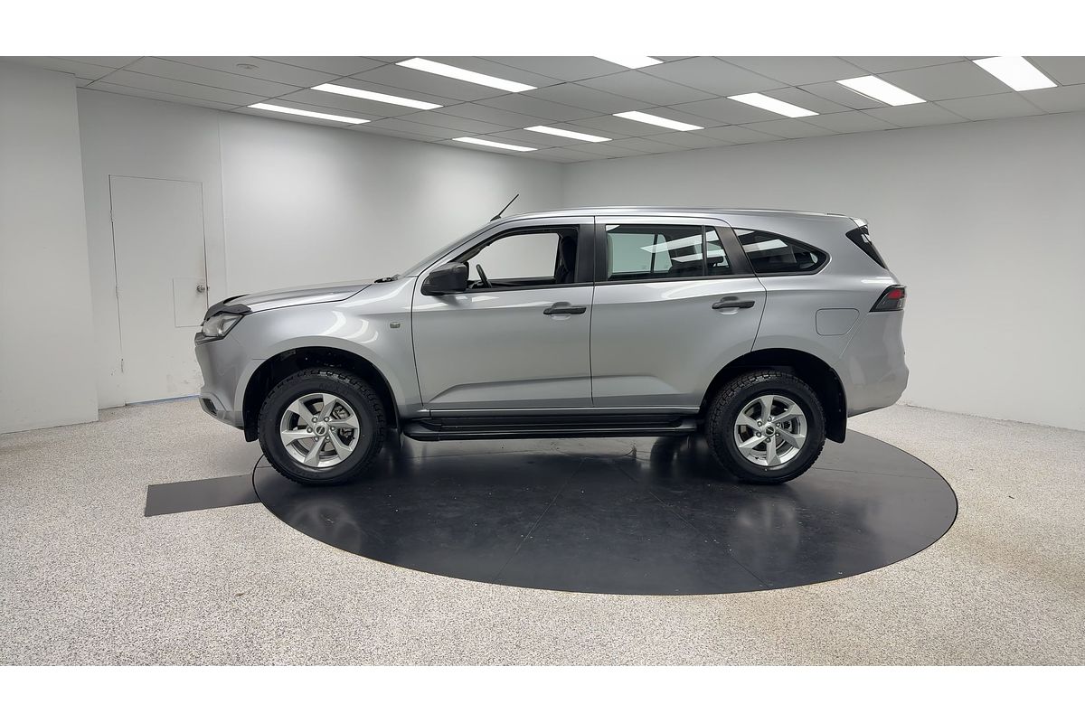 2022 Isuzu MU-X LS-M