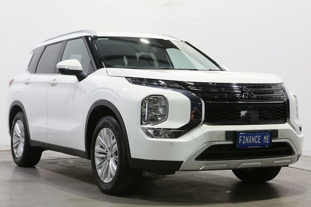 2024 Mitsubishi Outlander LS ZM