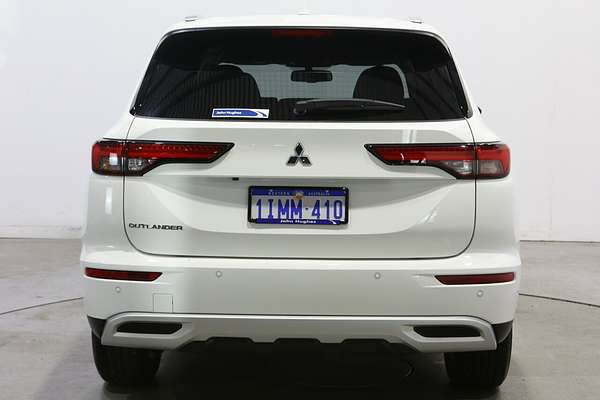 2024 Mitsubishi Outlander LS ZM