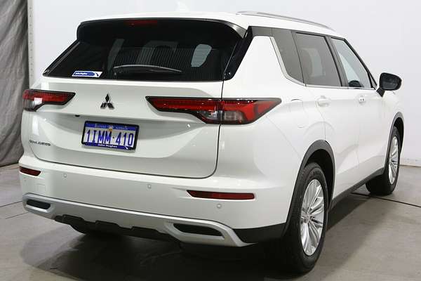 2024 Mitsubishi Outlander LS ZM