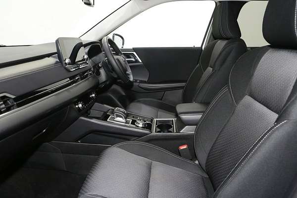 2024 Mitsubishi Outlander LS ZM