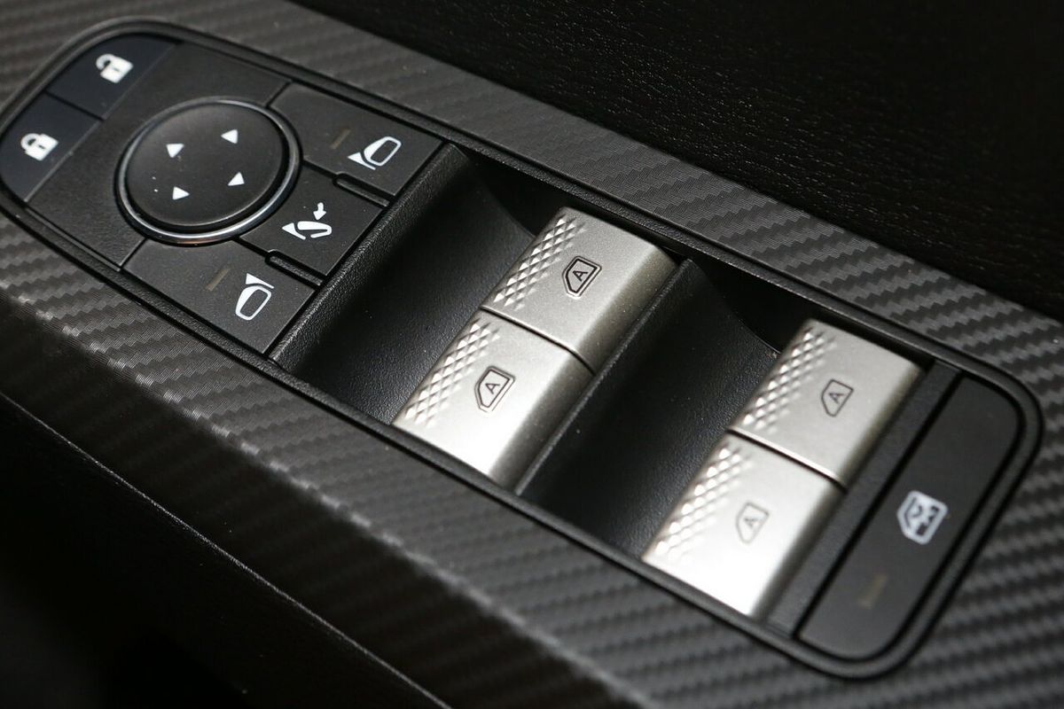2024 Mitsubishi Outlander LS ZM
