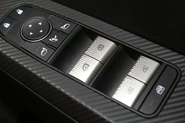 2024 Mitsubishi Outlander LS ZM