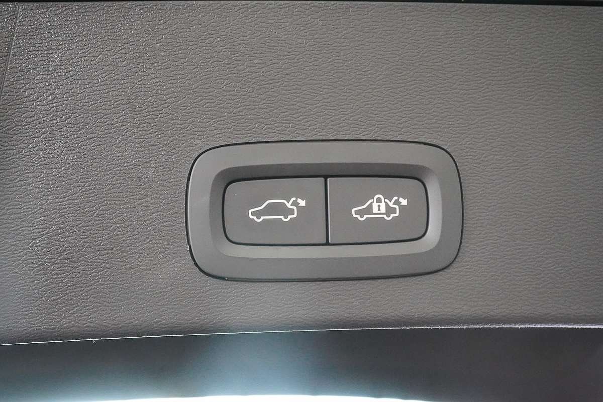 2021 Volvo XC40 Recharge Plug-In Hybrid