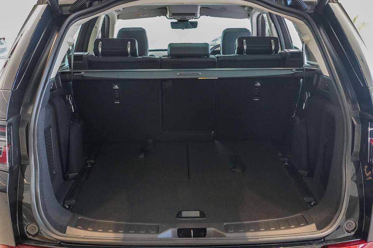 2024 Land Rover Discovery Sport P200 S L550
