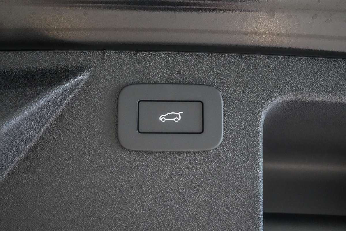 2024 Land Rover Discovery Sport P200 S L550