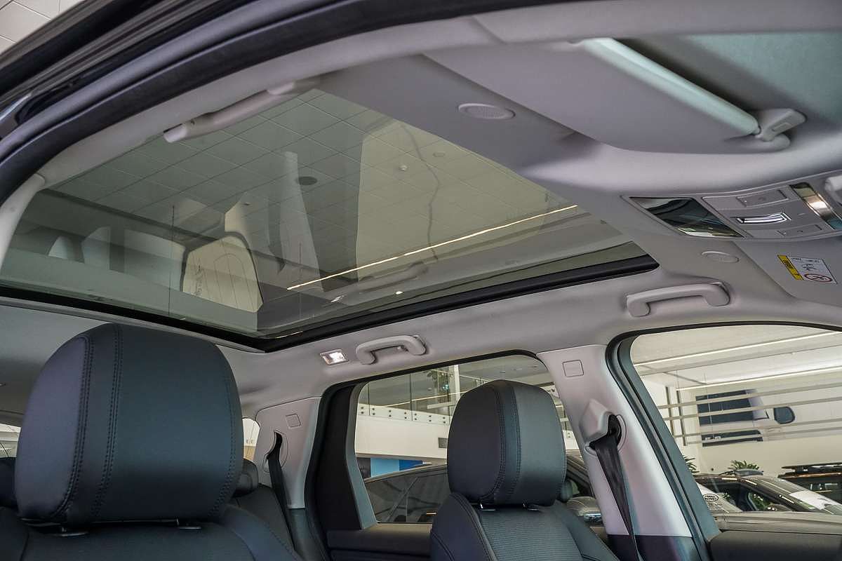 2024 Land Rover Discovery Sport P200 S L550