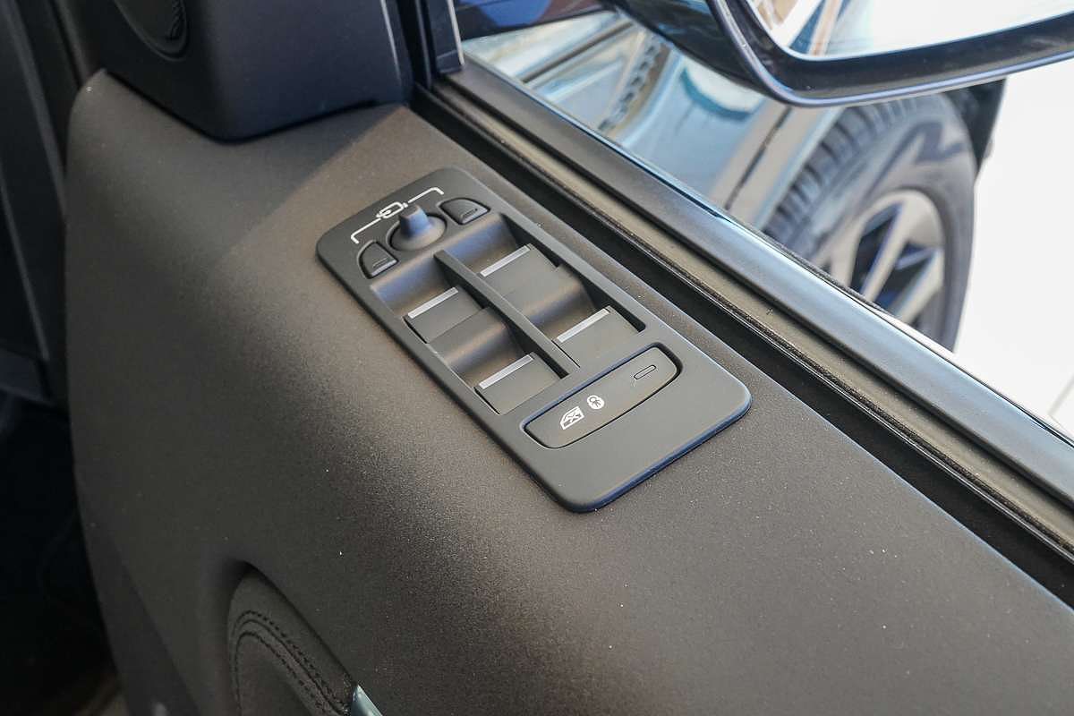 2024 Land Rover Discovery Sport P200 S L550