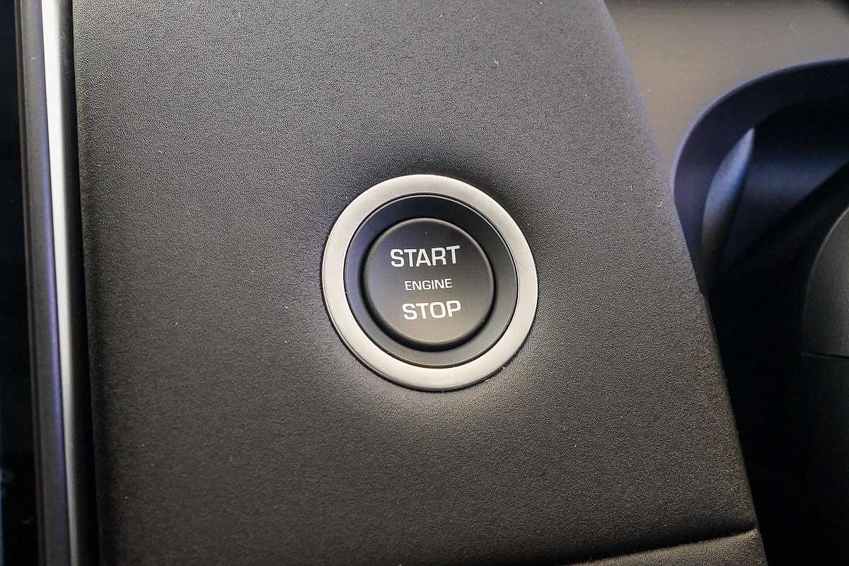 2024 Land Rover Discovery Sport P200 S L550