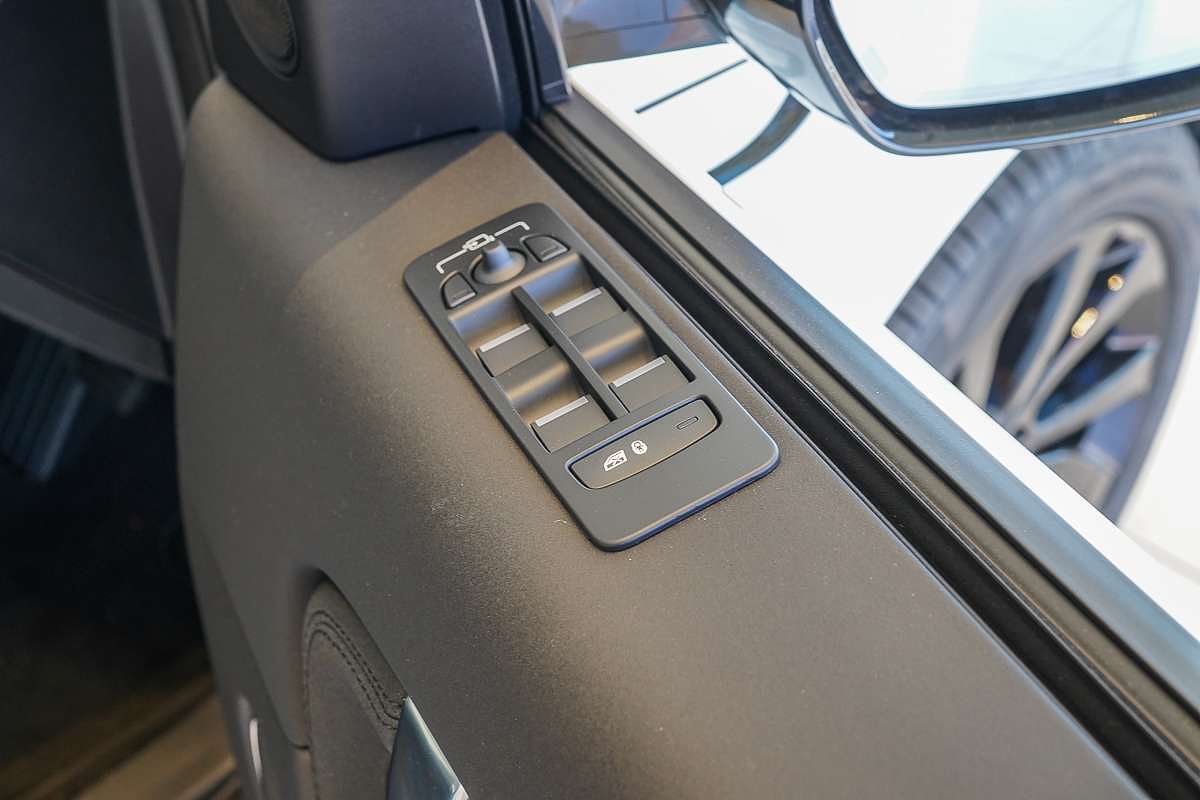 2024 Land Rover Discovery Sport P200 S L550
