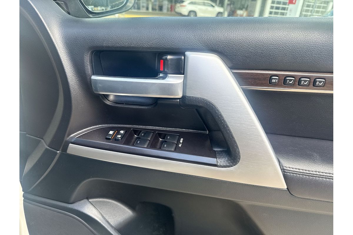 2021 Toyota Landcruiser Sahara VDJ200R