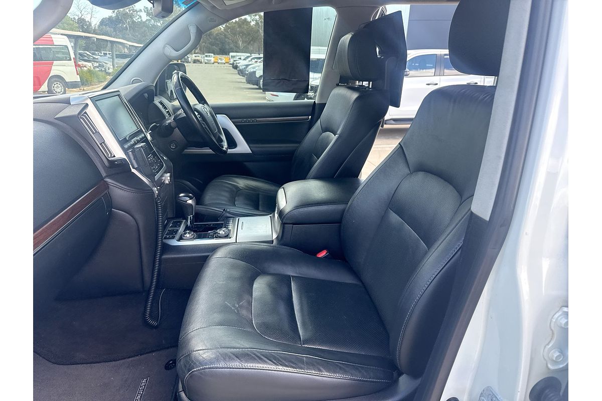 2021 Toyota Landcruiser Sahara VDJ200R