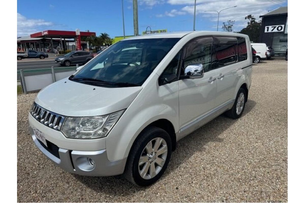 2008 Mitsubishi Delica D5 M