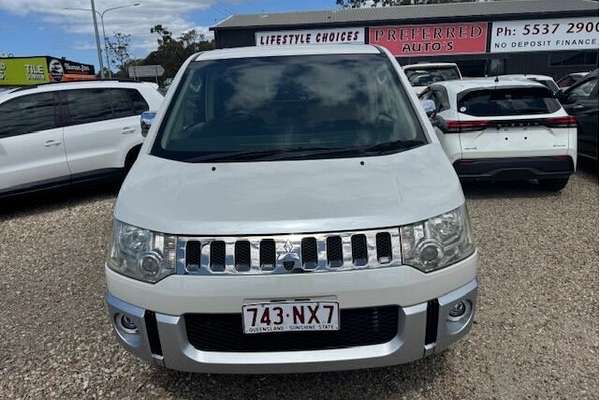 2008 Mitsubishi Delica D5 M