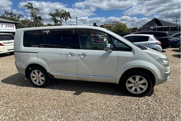2008 Mitsubishi Delica D5 M
