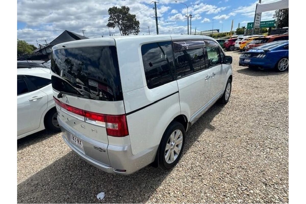 2008 Mitsubishi Delica D5 M