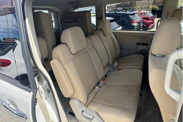 2008 Mitsubishi Delica D5 M