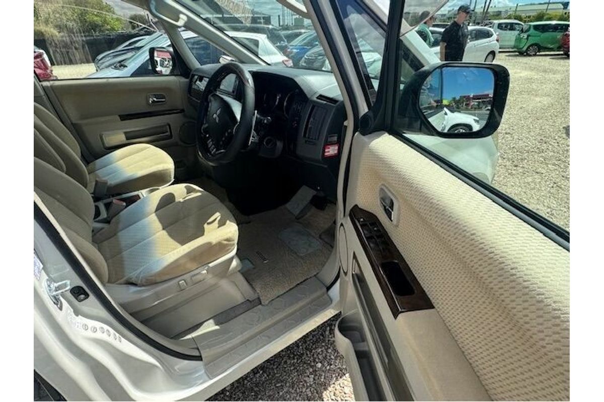 2008 Mitsubishi Delica D5 M