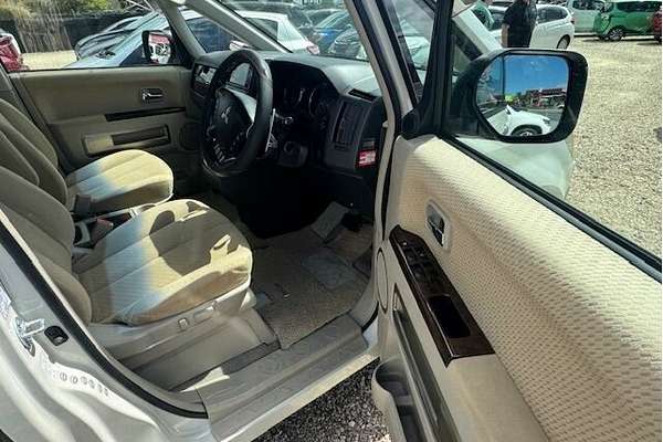 2008 Mitsubishi Delica D5 M