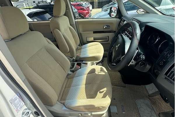2008 Mitsubishi Delica D5 M
