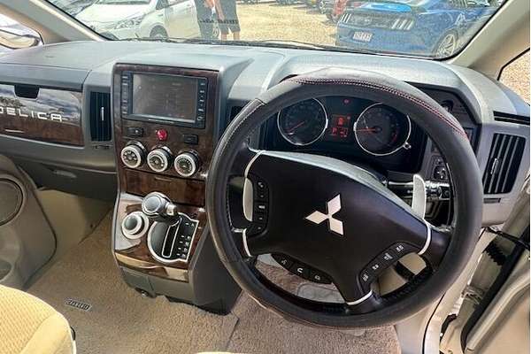 2008 Mitsubishi Delica D5 M