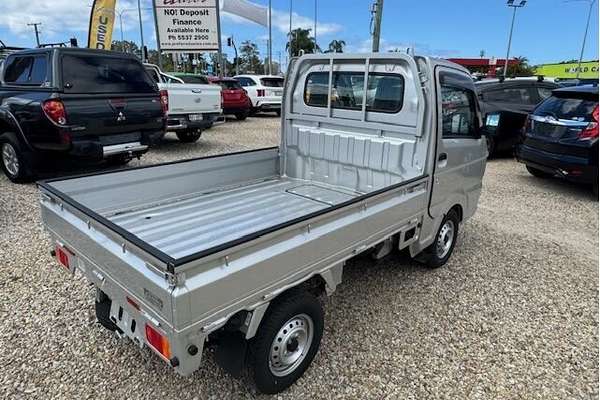 2023 Suzuki Carry KC DA16T ALL WHEEL DRIVE