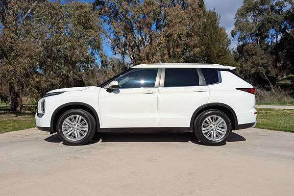 2021 Mitsubishi Outlander LS ZM