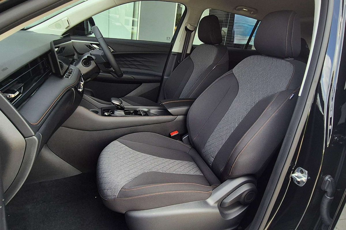 2025 MG HS Vibe AS33