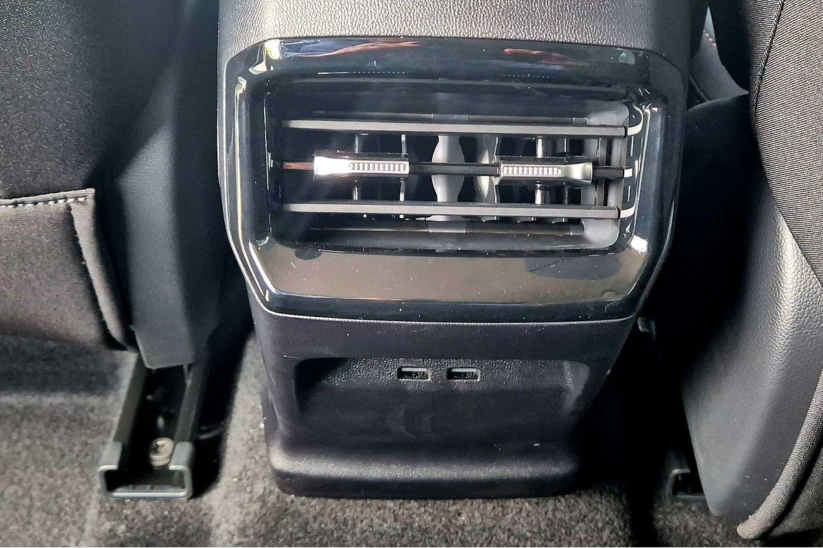 2025 MG HS Vibe AS33