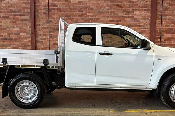 2025 Isuzu D-MAX SX 4X4