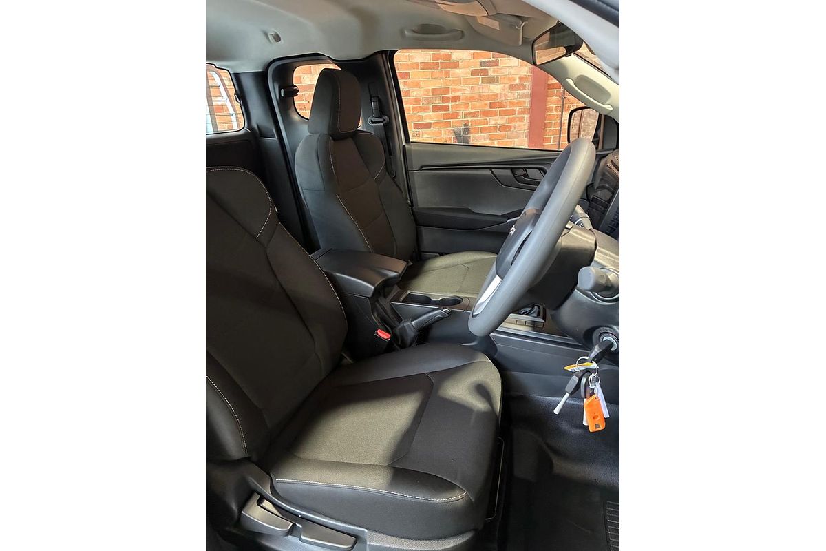 2025 Isuzu D-MAX SX 4X4