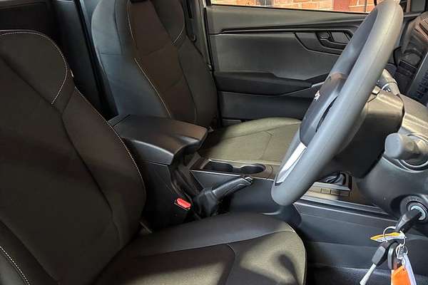2025 Isuzu D-MAX SX 4X4