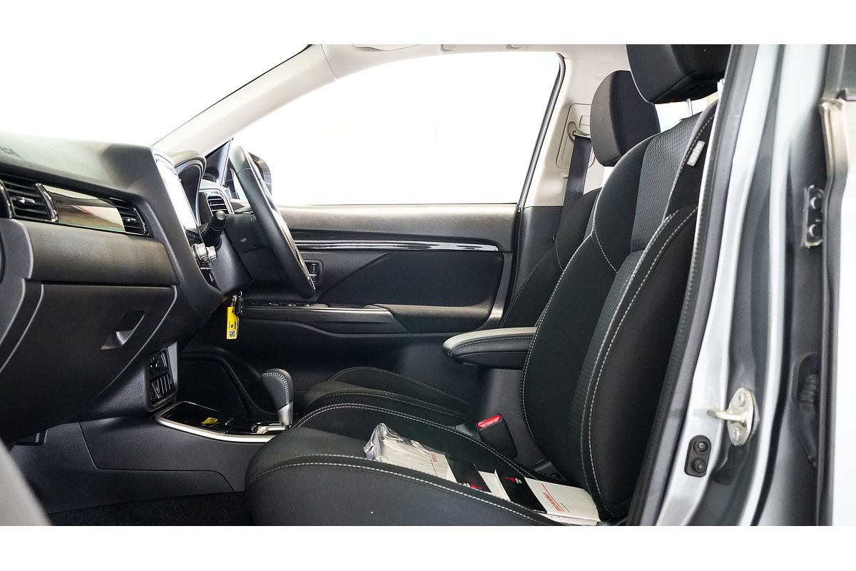 2020 Mitsubishi Outlander ES ZL