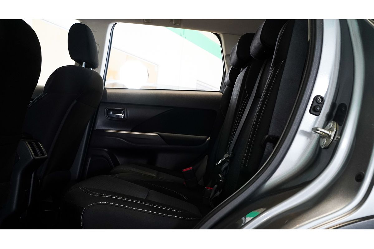 2020 Mitsubishi Outlander ES ZL