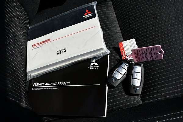 2021 Mitsubishi Outlander ES ZM