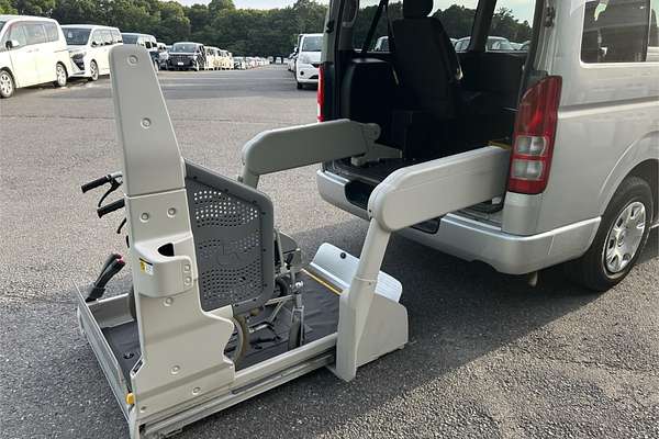 2012 Toyota Hiace Welcab
