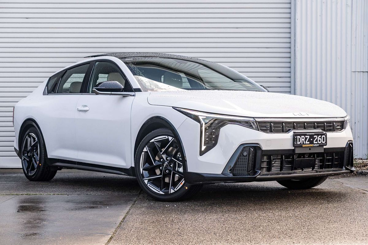 2025 Kia K4 GT-Line CL4m