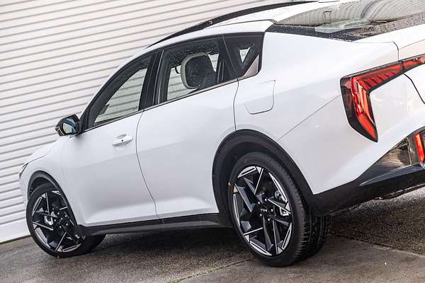 2025 Kia K4 GT-Line CL4m