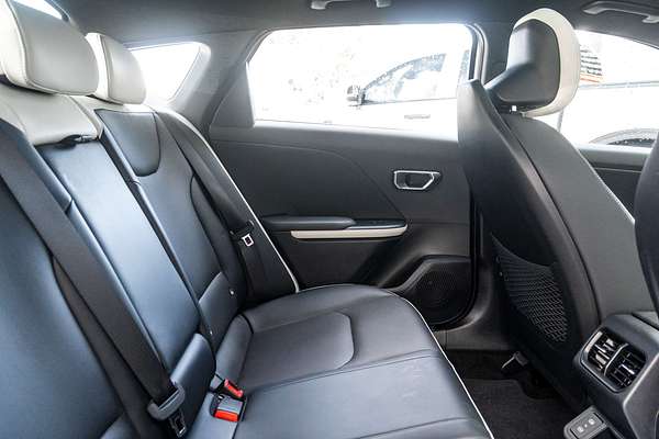 2025 Kia K4 GT-Line CL4m