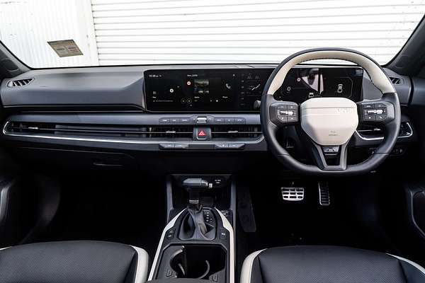 2025 Kia K4 GT-Line CL4m