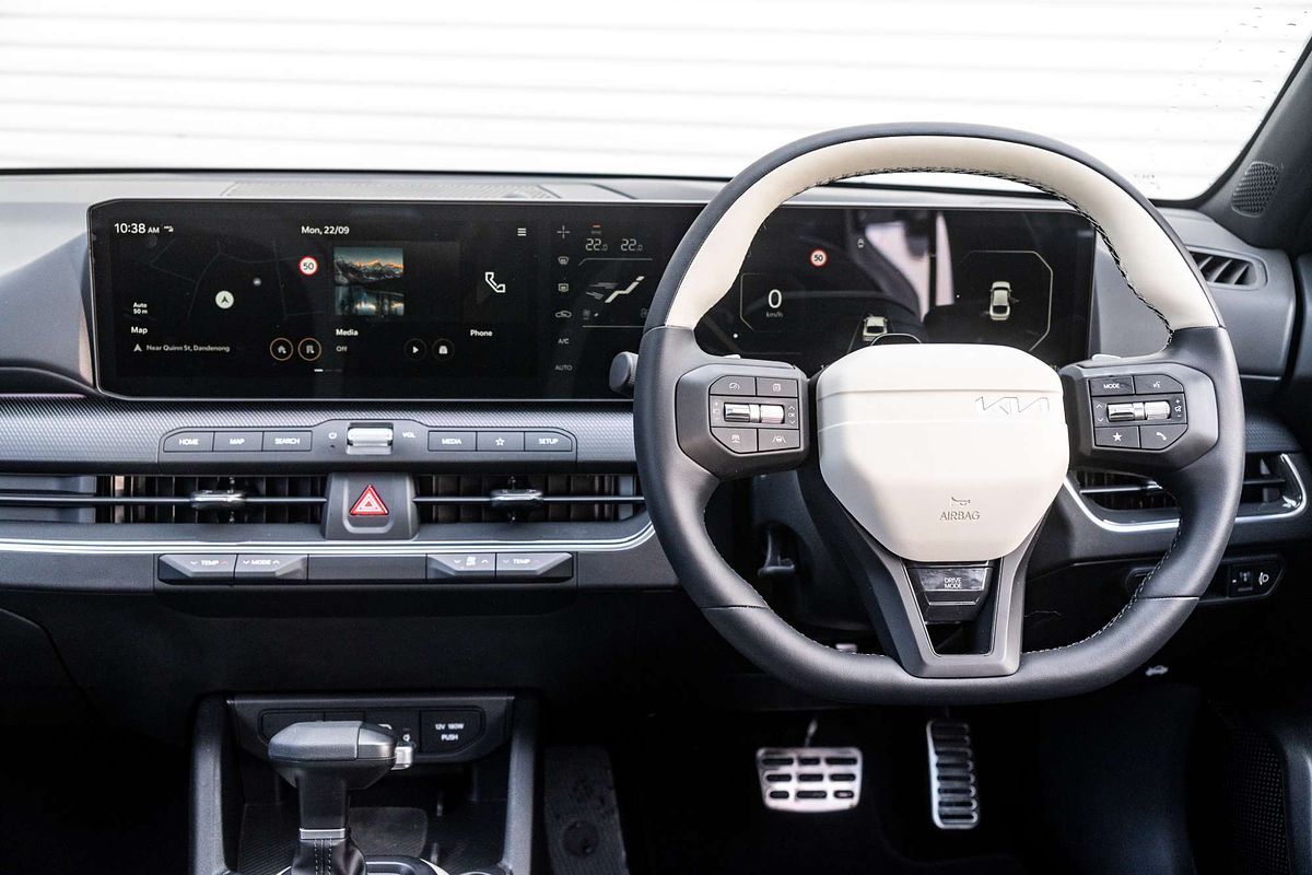 2025 Kia K4 GT-Line CL4m