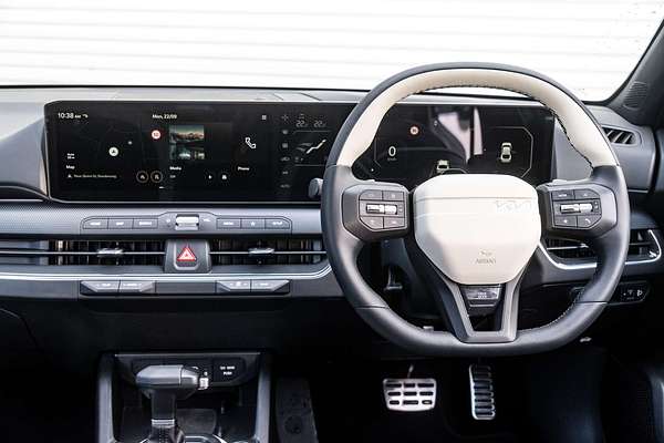 2025 Kia K4 GT-Line CL4m