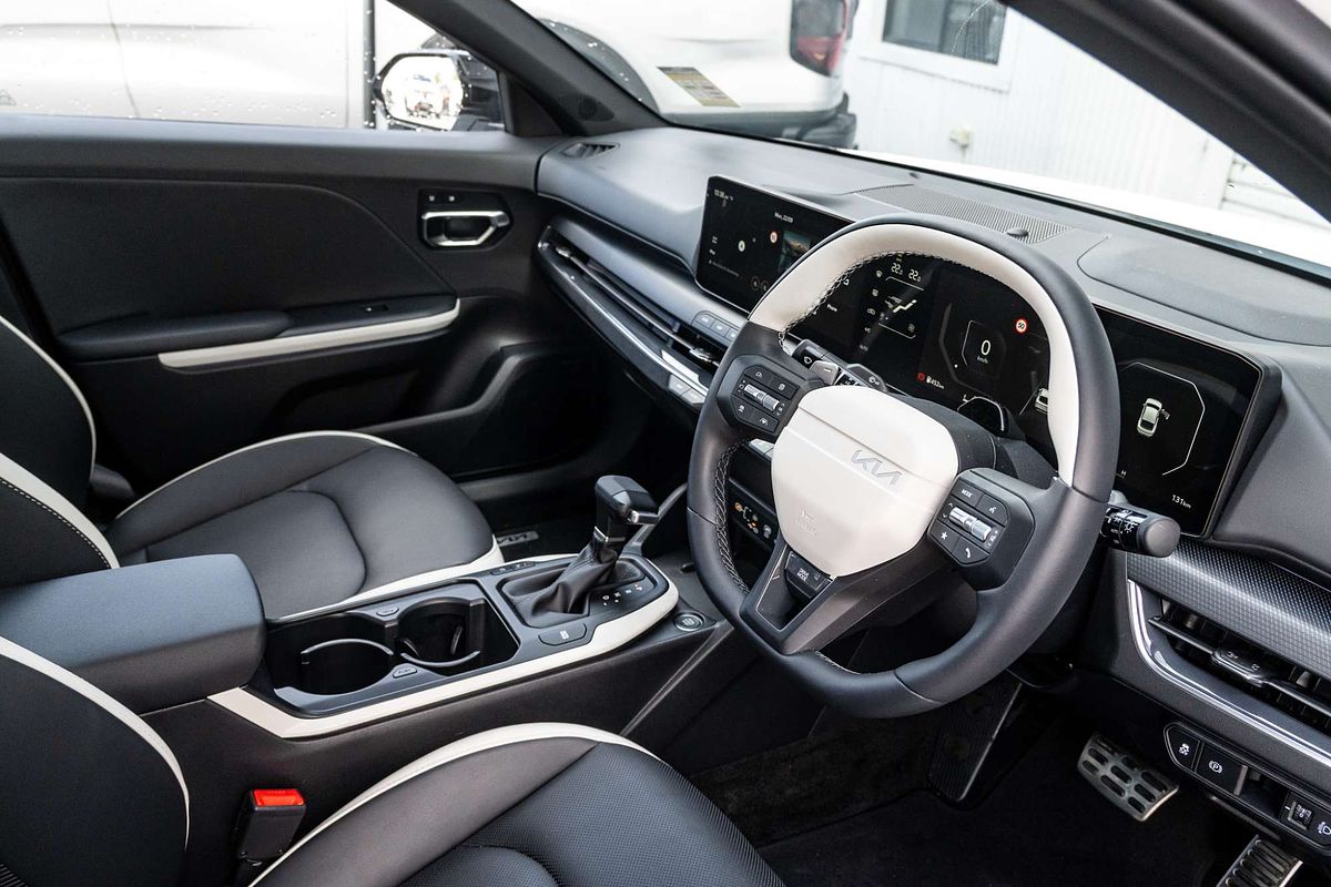 2025 Kia K4 GT-Line CL4m