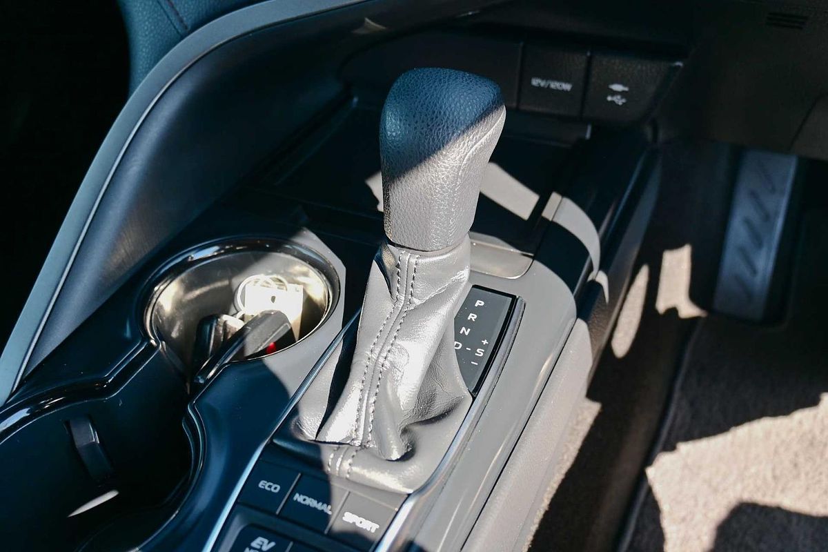 2018 Toyota Camry Ascent AXVH71R