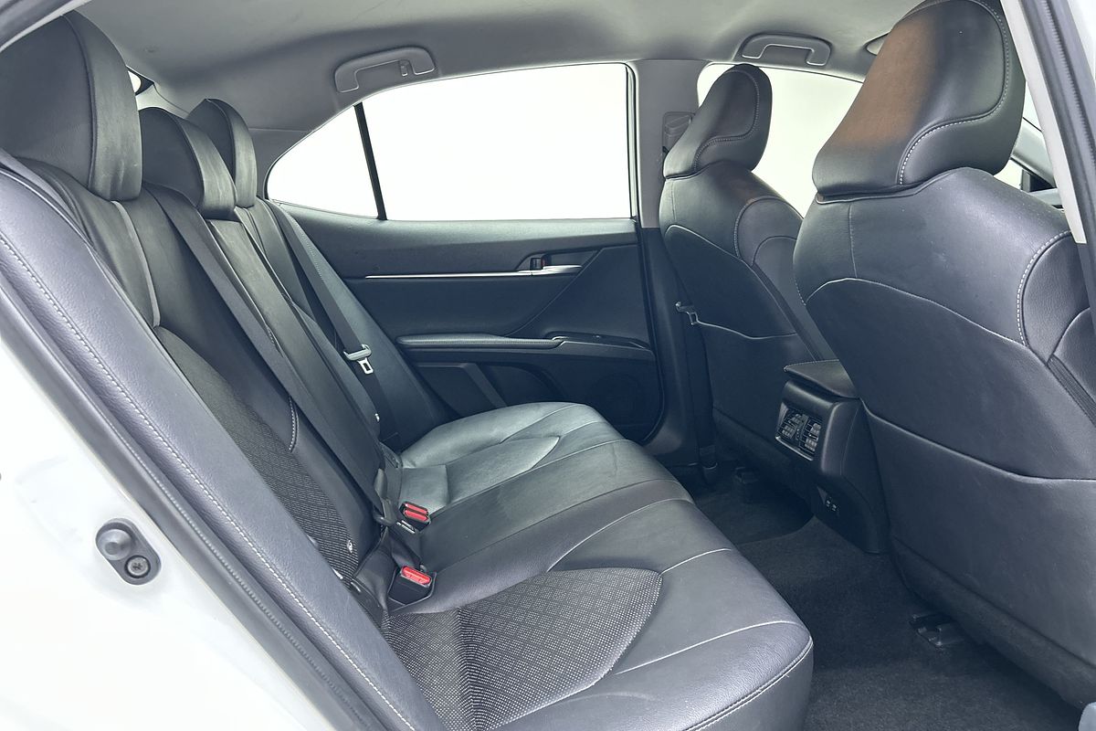 2019 Toyota Camry SX GSV70R