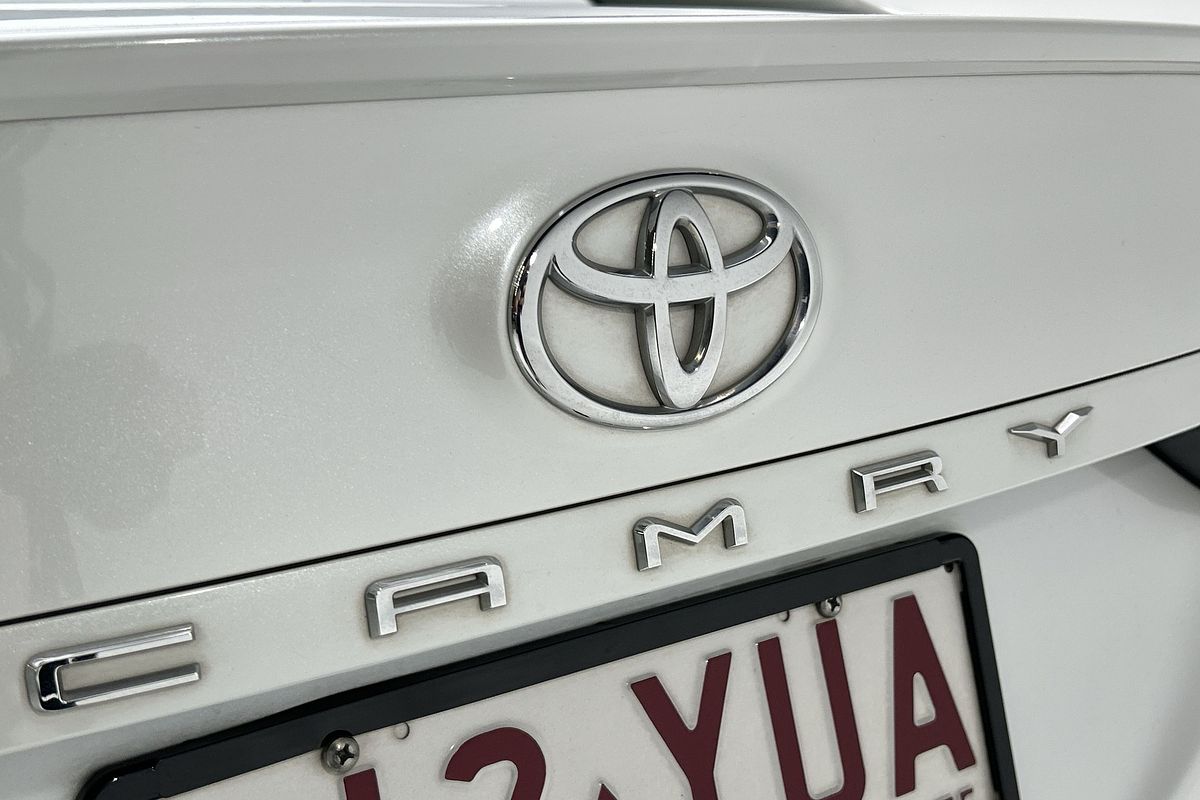 2019 Toyota Camry SX GSV70R